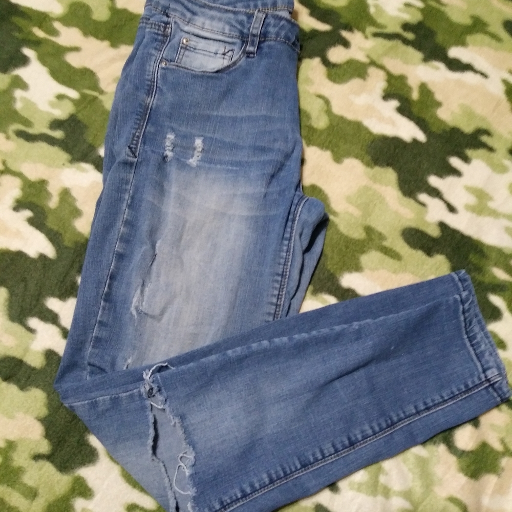 Kensie Jeans effortless ankle biters